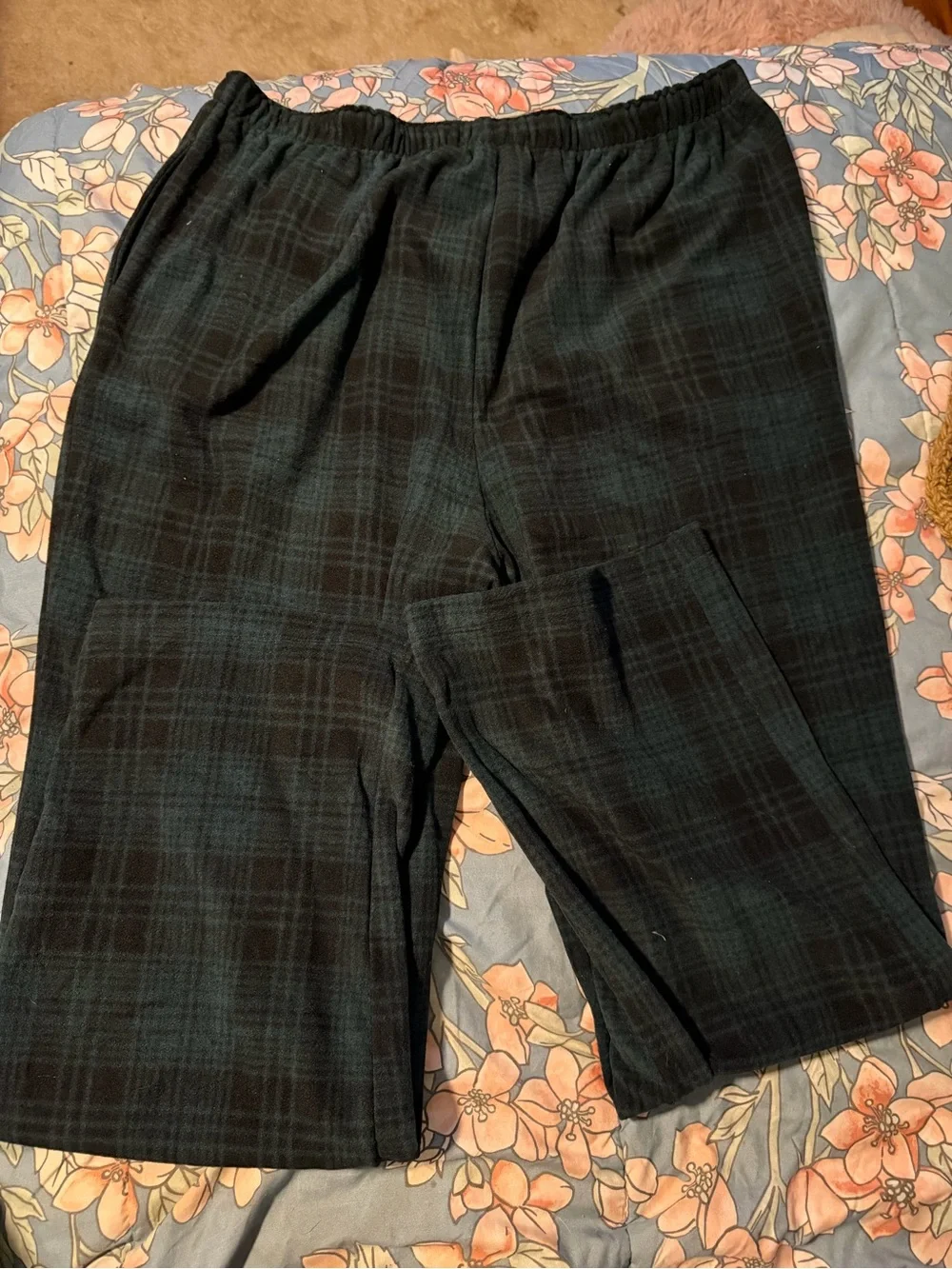 SKIMS Dark Green and Black Plaid Lounge Pajama Pants